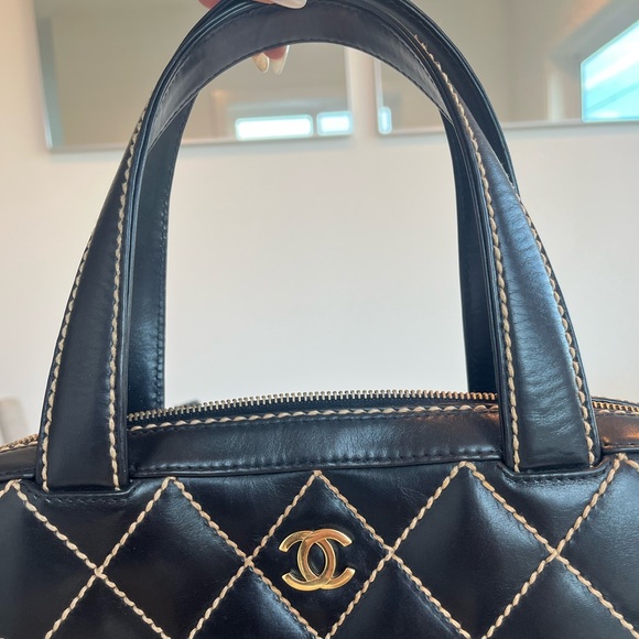 Chanel Black Leather Cream Wild Stitch Handbag - Picture 3 of 17